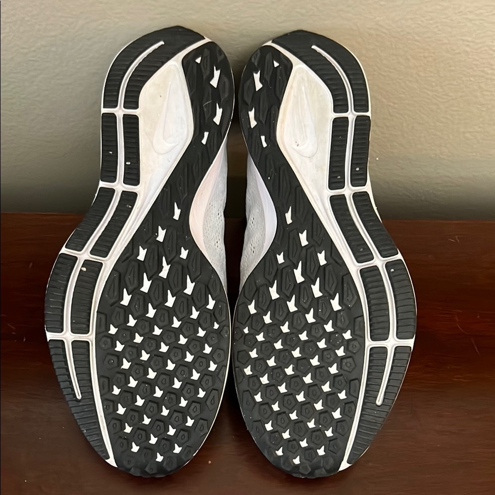 Nike Air Zoom Pegasus Women's Running Shoes - White, Black & Tortoise Swoosh. - Picture 6 of 6